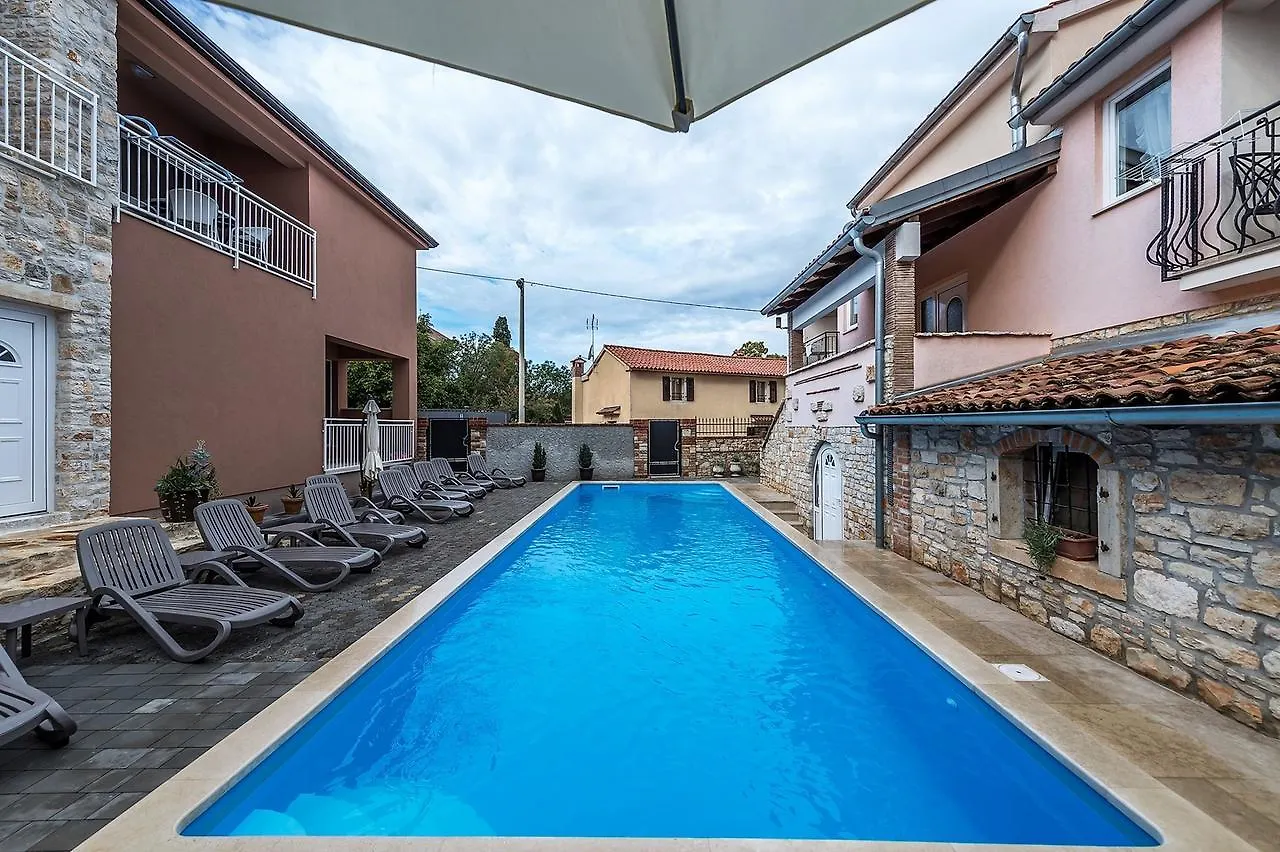 Villa Valtrazza Tar-Vabriga 4*,