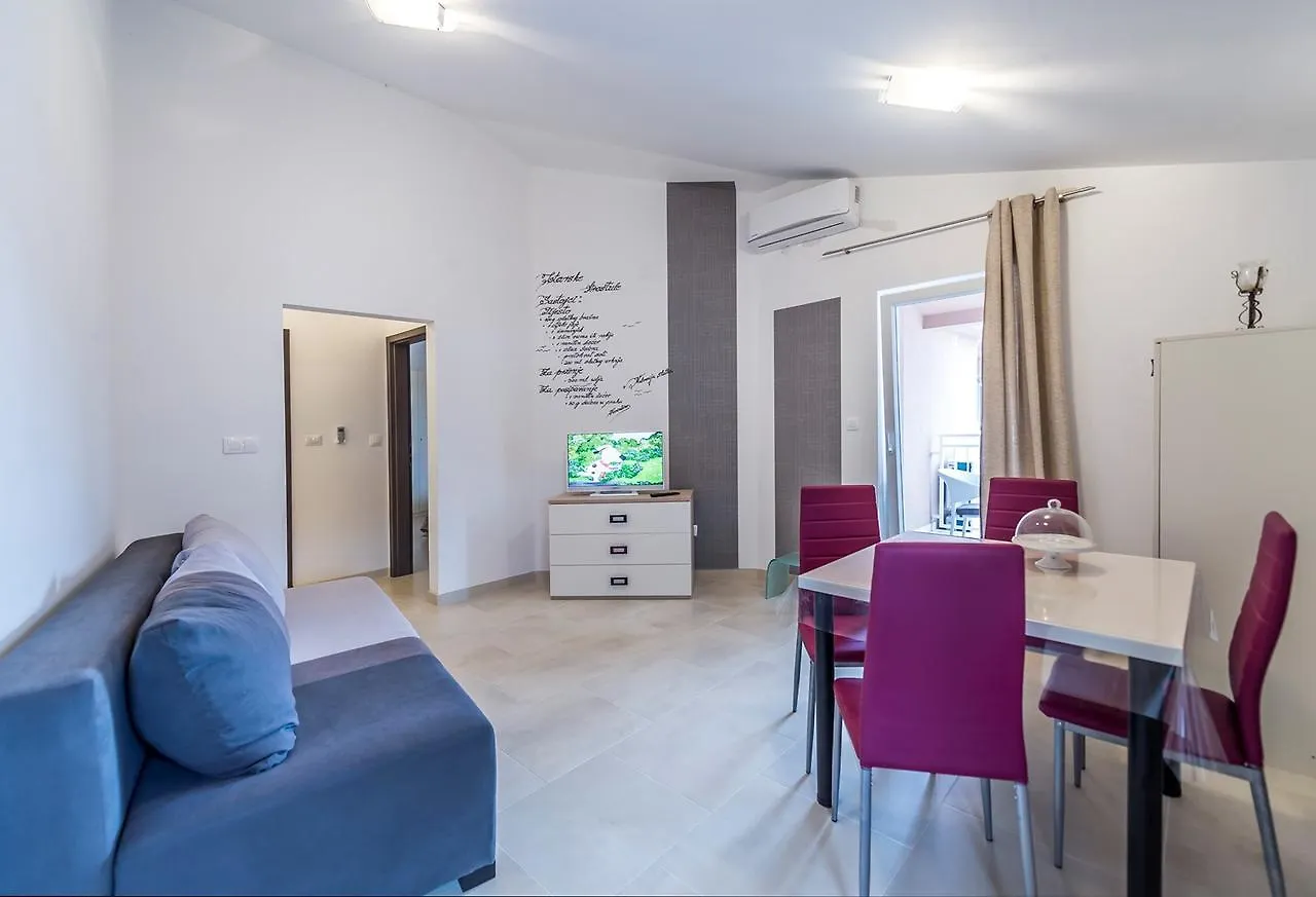 Villa Valtrazza Tar-Vabriga 4*,