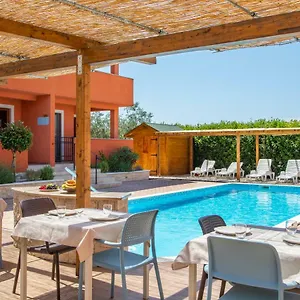Hotel Natura, Vilanija