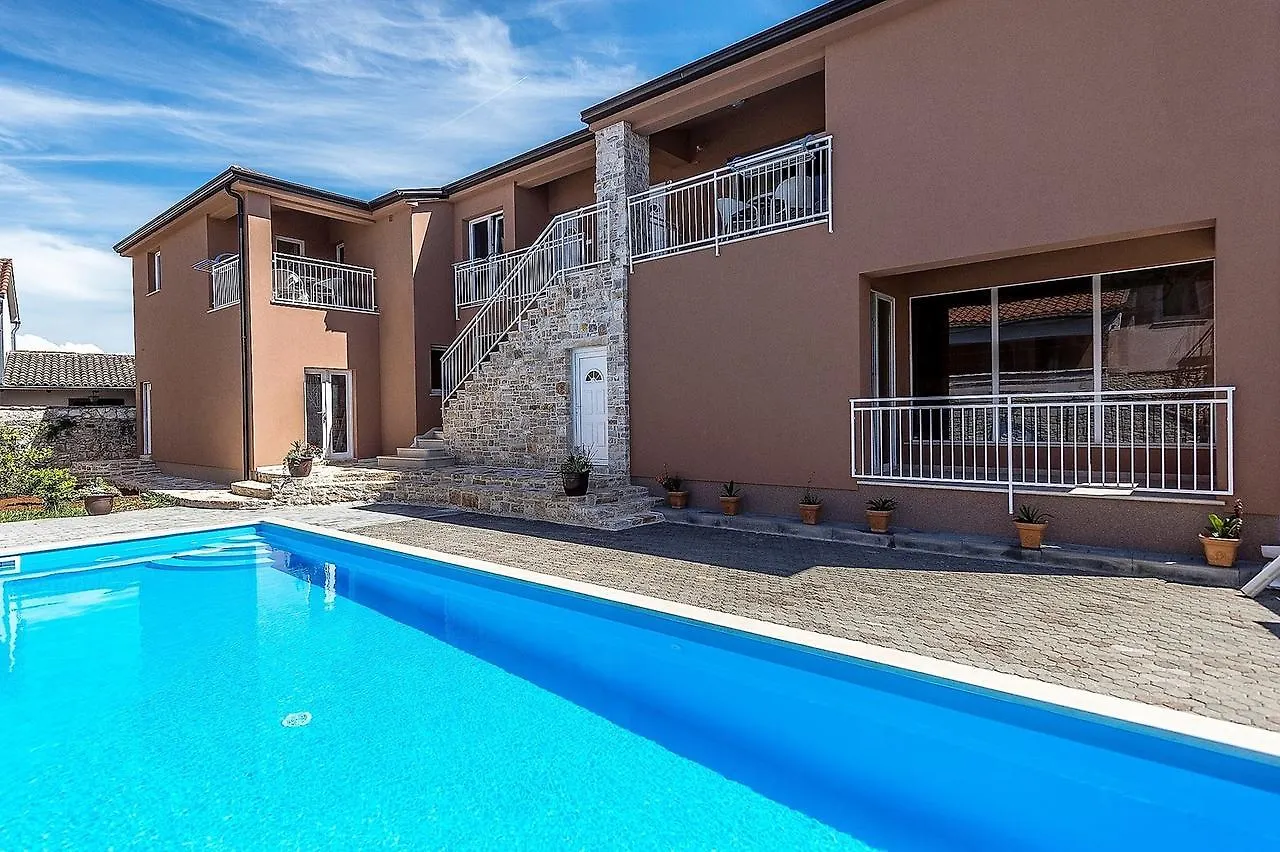 **** בית הארחה Tar-Vabriga Villa Valtrazza קרואטיה